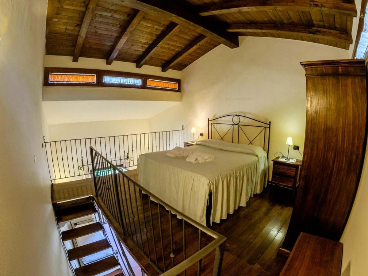 Agriturismo Poggio Corbello La Pesta Kültér fotó