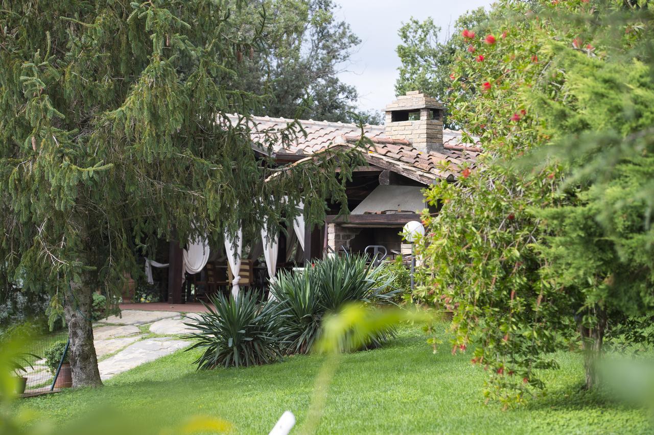 Agriturismo Poggio Corbello La Pesta Kültér fotó